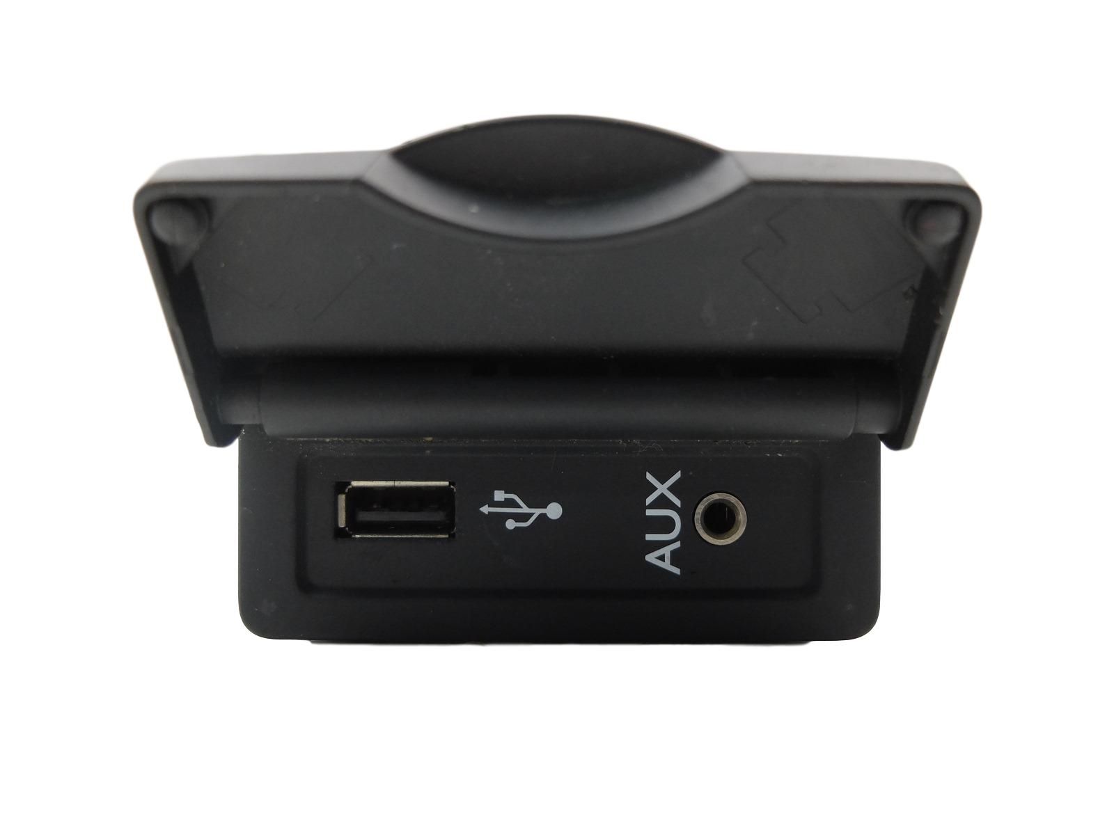 Calculateur USB AUX Renault 280230002R Megane 3 main product photo