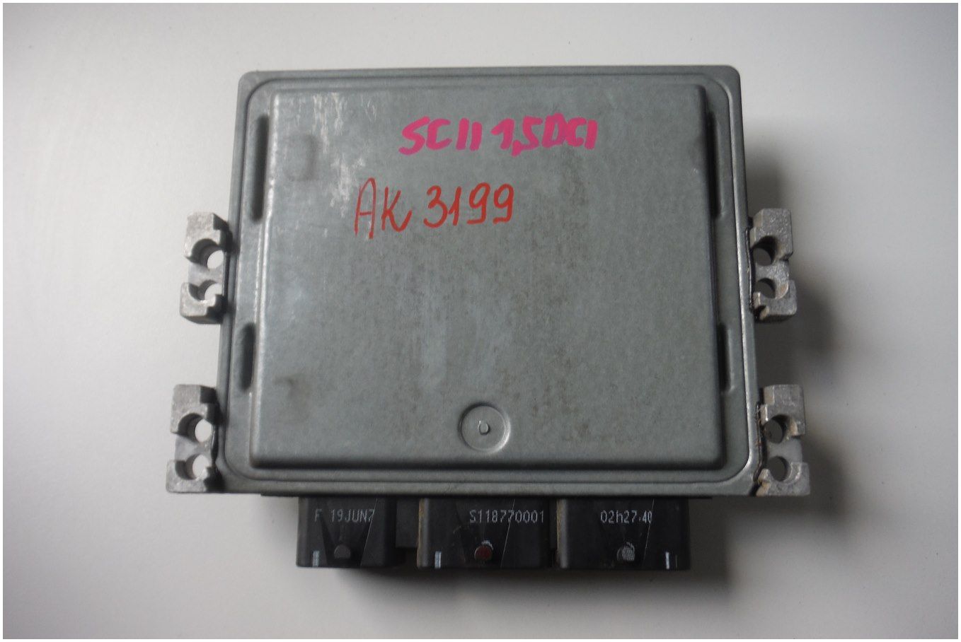 Komputer Silnika S122326113 UCH 8200780007 Renault main product photo
